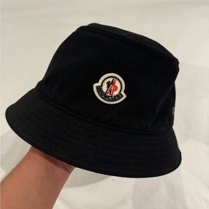 Moncler hat